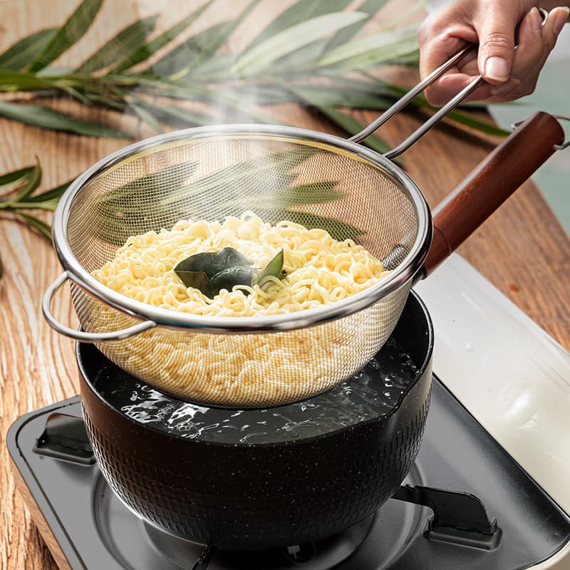 Panela de neve de alça única estilo japonês Cesta de malha de filtro de aço inoxidável Panela de macarrão instantâneo fe