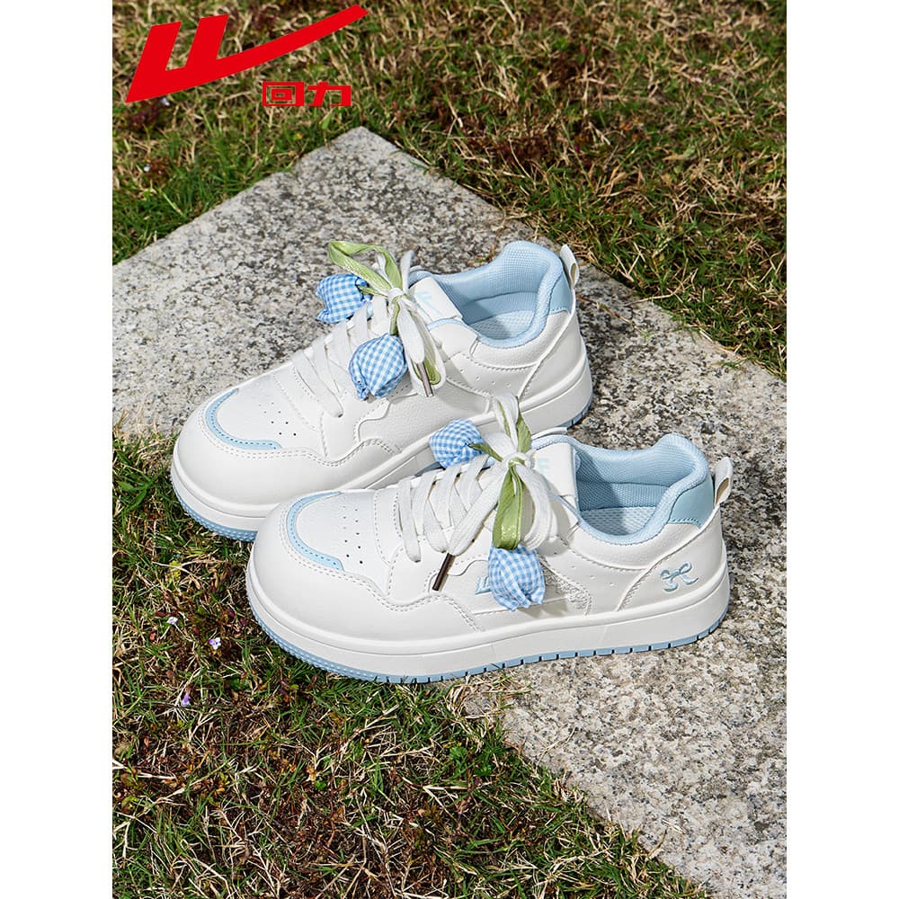 Puxar para trás sapatos brancos de sola grossa feminino 2026 primavera novo estilo tulipa All-Match sapatos casuais têni