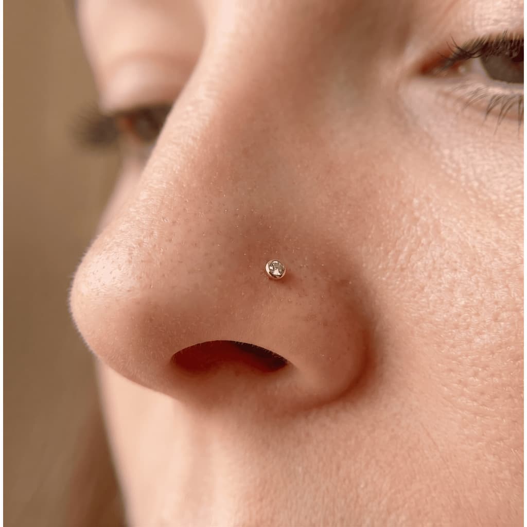 Piercing de Nariz Anzol Nostril Folheado a Ouro Zirconia