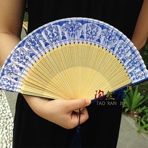 Leque de porcelana azul e branco, alça de pintura, ventilador dobrável chinês, Cheongsam feminino, leque de dança, estil