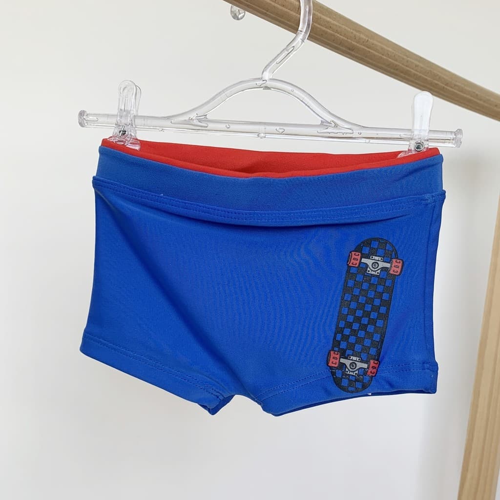 Out - Sunga Boxer Infantil Skate Proteção UV 50+ CARA DE CRIANÇA
