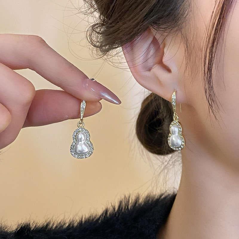 Diamante pérola cabaça brincos ganchos de orelha 2024 novo estilo feminino temperamento moda luz luxo All-Match Design b