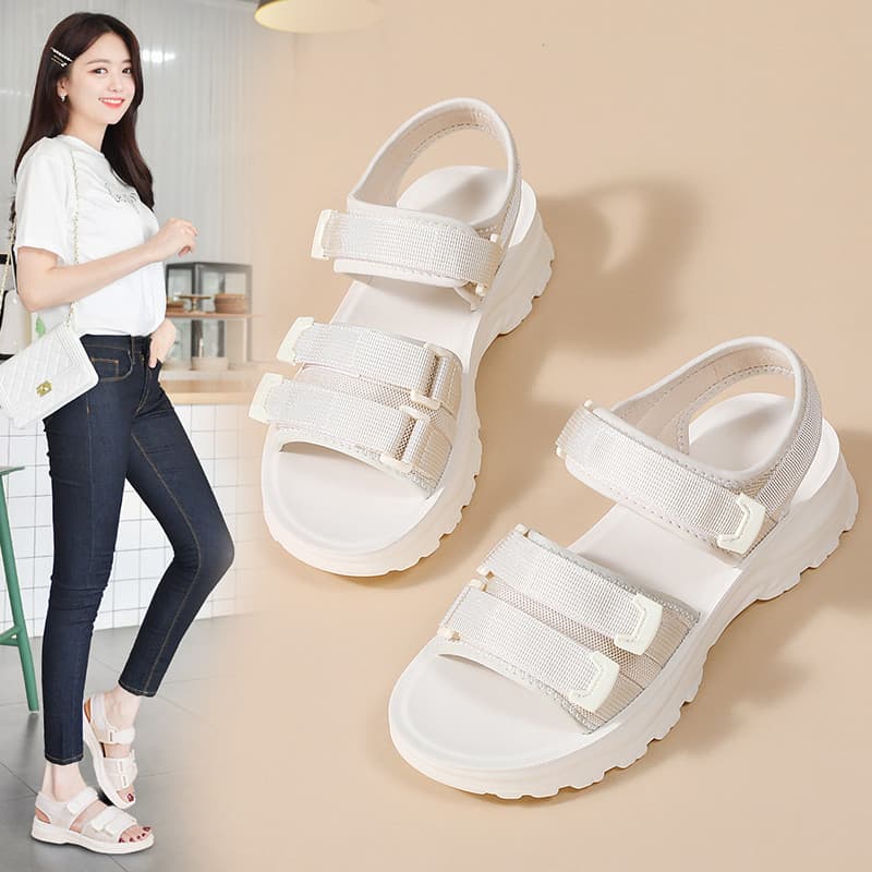 Sandálias de moda plana feminina verão exterior moda 2026 novo estilo sola macia leve Casual esportes sapatos Velcro