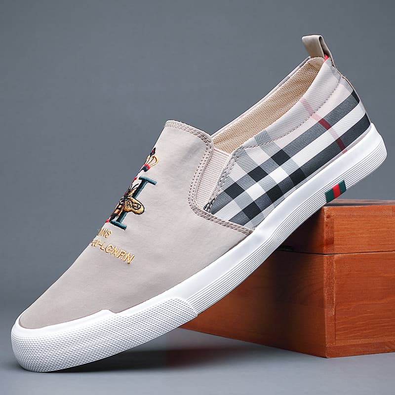 Novo estilo chinês Harajuku sapatos de lona masculinos planos All-Match versão coreana na moda pessoas preguiçosas desli