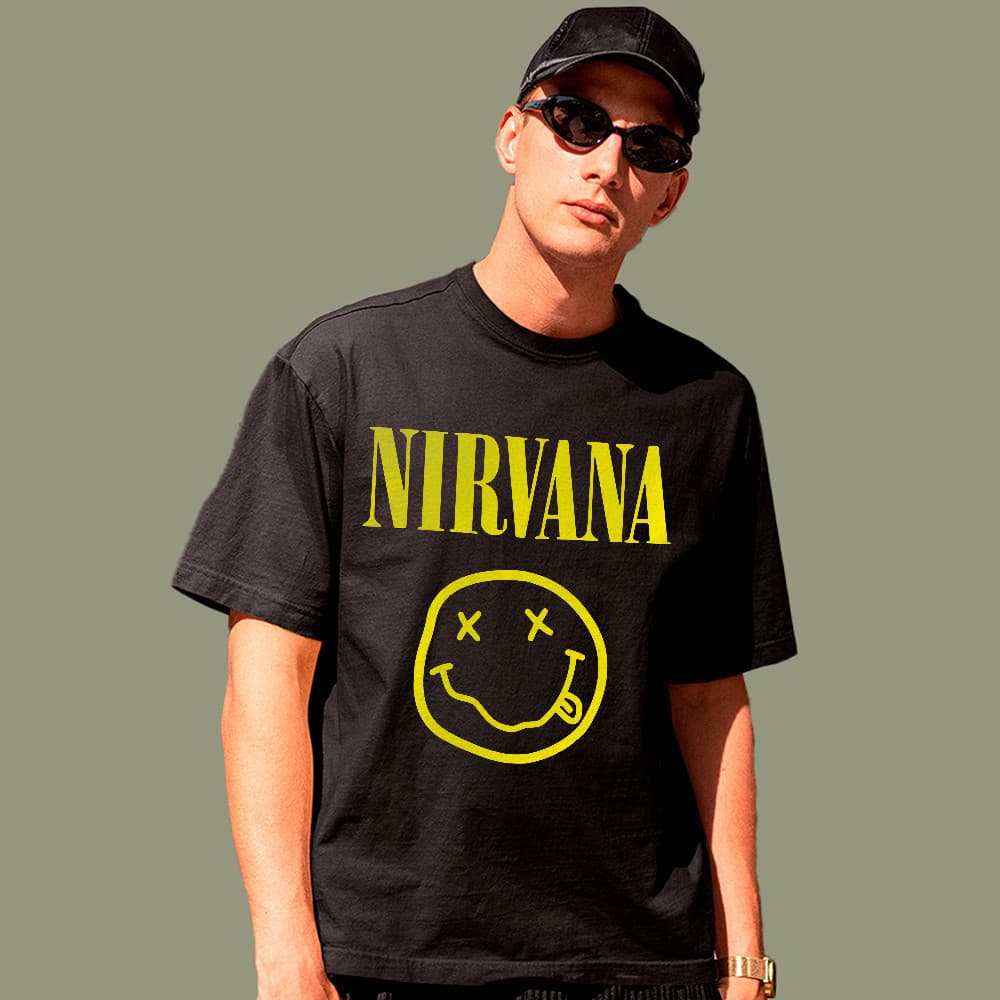 Camiseta Básica Nirvana Estampa Smiley Clássico Urbano Rock Vintage