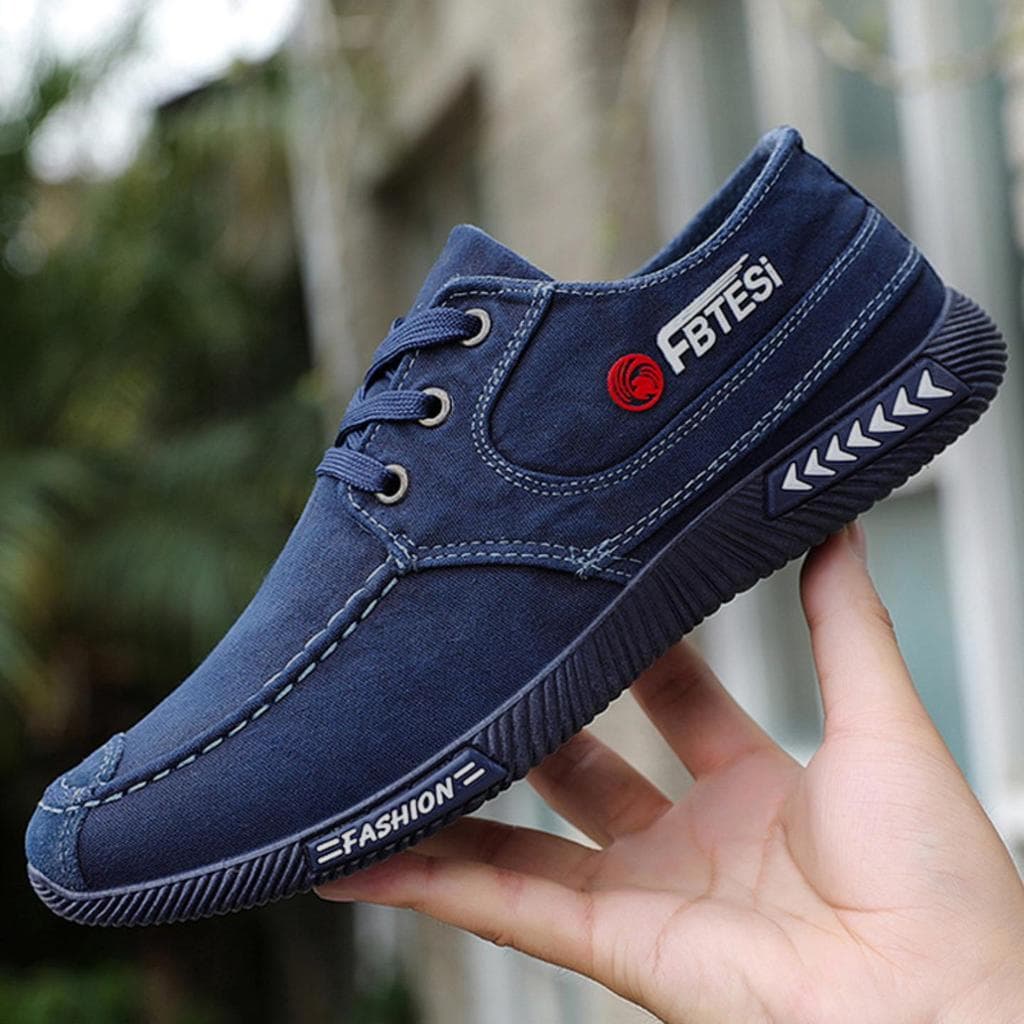 。Sapatos de trabalho masculino proteção do trabalho soldagem elétrica anti-escaldante Chef impermeável antiderrapante à