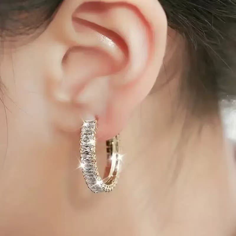 Brincos em forma de C de zircão branco Premium de luxo leve