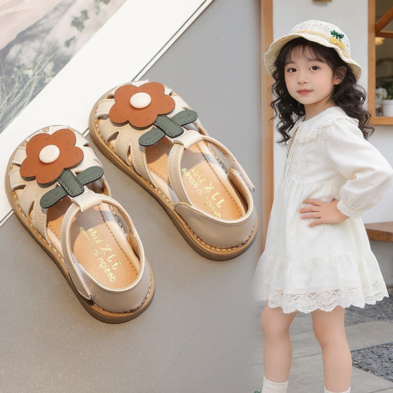 Meninas meninas sapatos 2026 verão novo estilo de sola macia respirável jardim de infância Baotou sandálias meninas bebê