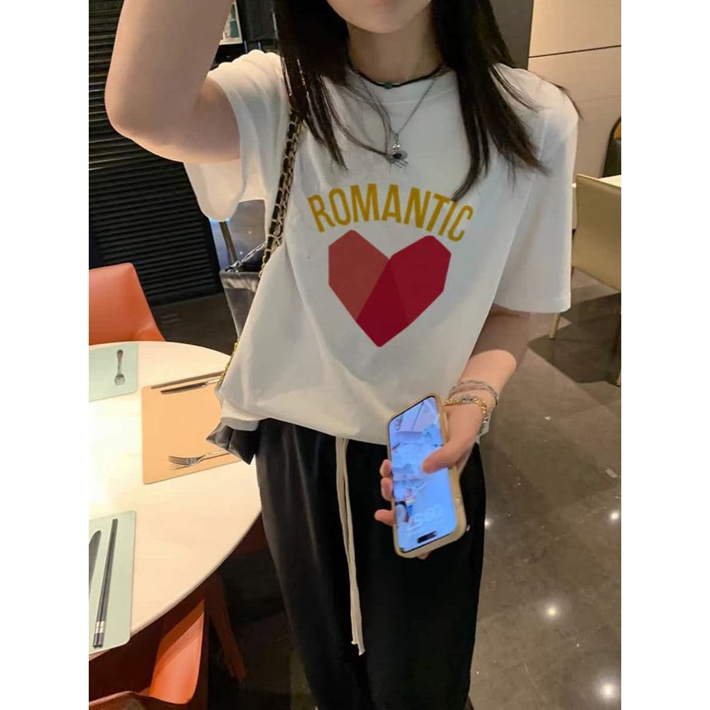 Americano Retro amor frente ombro de manga curta camiseta feminina verão moda nicho branco camiseta solta All-Match meia