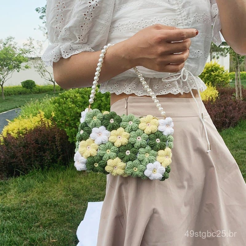 Bolsa de crochê feita à mão, kit de material para presente de crochê com flores, bolsa artesanal com pétalas em relevo.
