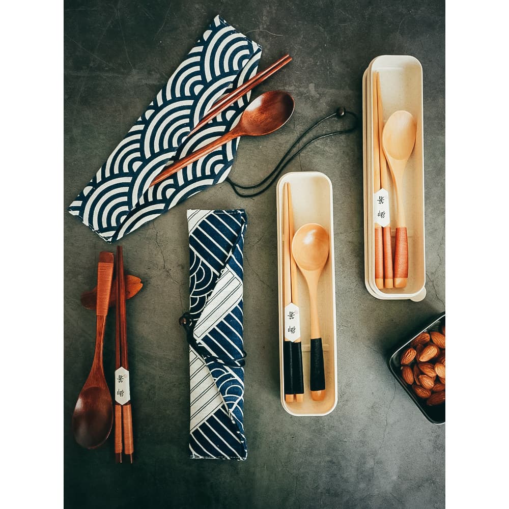Japonês portátil utensílios de mesa pauzinhos colher conjunto pauzinhos de madeira maciça conjunto de três peças criança