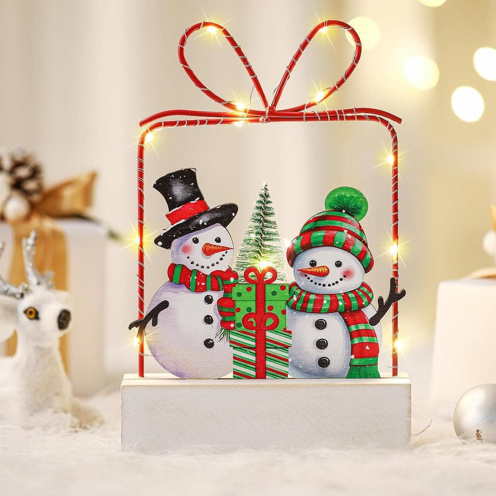 Winter Snowman Tabletop Decorations Wooden Lighted Winter Snowmen Gift Box Tree Ornament with Metal Frame Red Green Batt