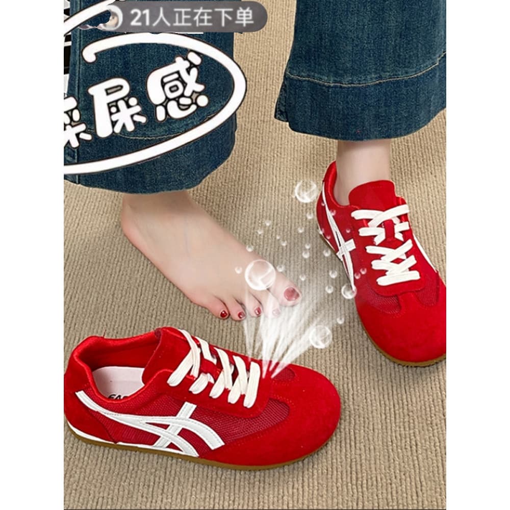Malha respirável vermelho alemão sapatos de treinamento feminino verão 2025 novo estilo Super quente All-Match Forrest G