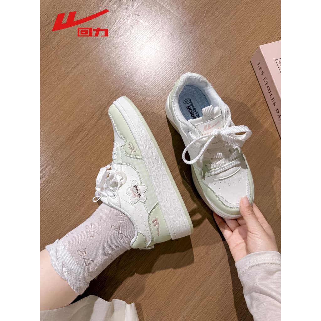 Puxar para trás sapatos femininos 2026 verão novo estilo dos desenhos animados bordado sapatos de sola grossa estudante