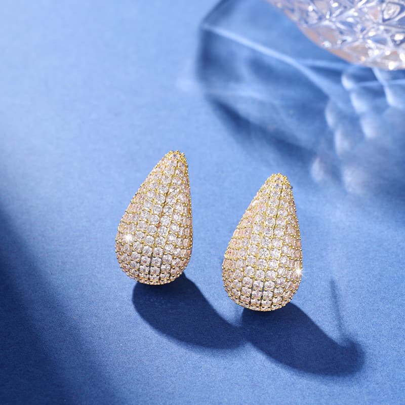 Novo produto venda quente Micro-incrustado cheio de diamante Super piscando brincos de gota de água feminino luz luxo Hi