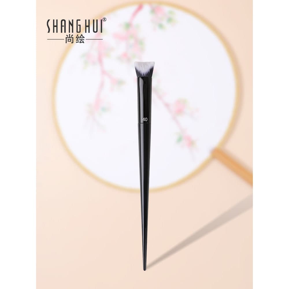 Kvd No. 40 3d Pincel corretivo de inclinação dupla Pincel de estampagem Pincel de cabeça plana para manchas de olheiras