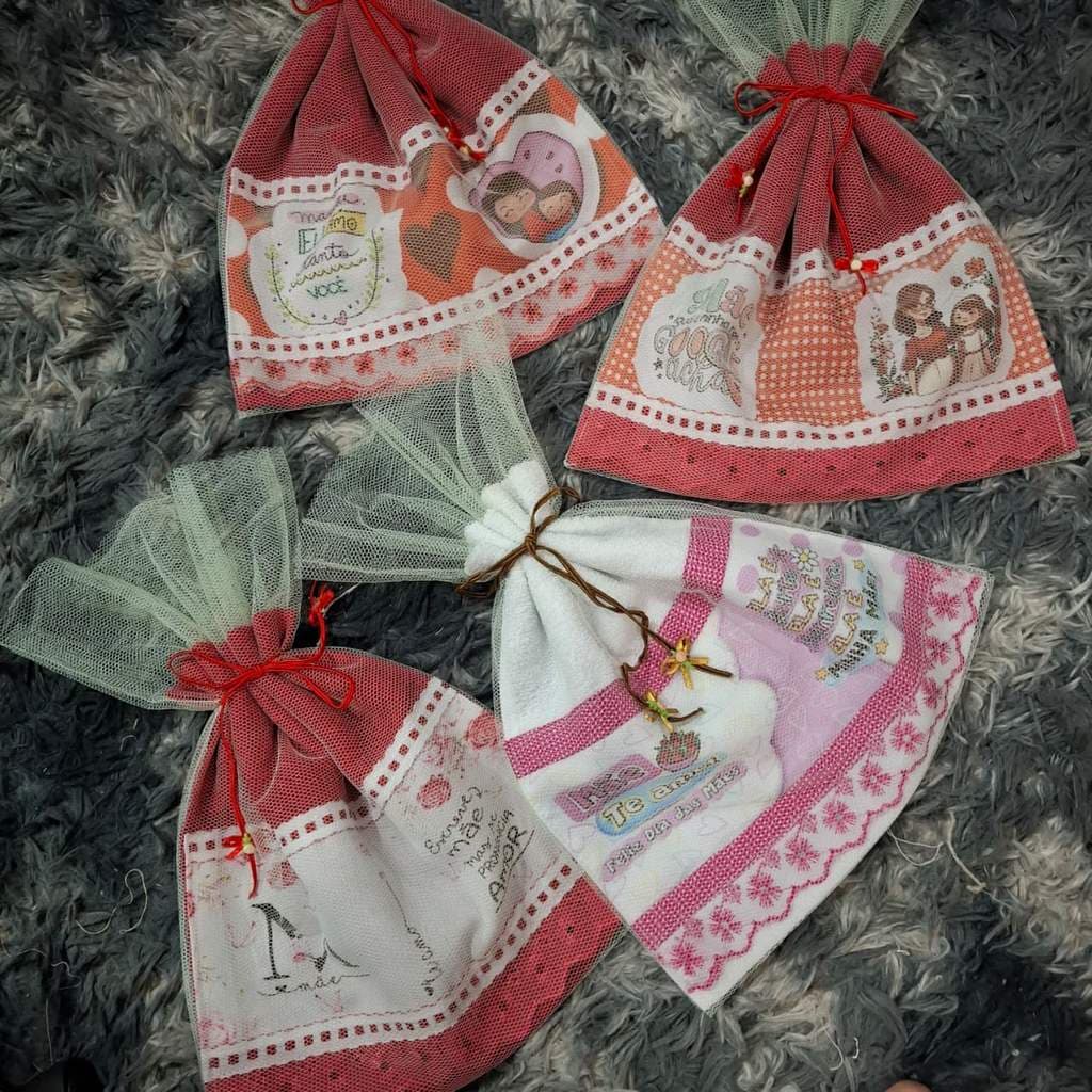 Toalha de Mão Estampada para Presente Dia das Mães – Delicadeza e Carinho em Cada Detalhe -   28cmX48cm Valletex