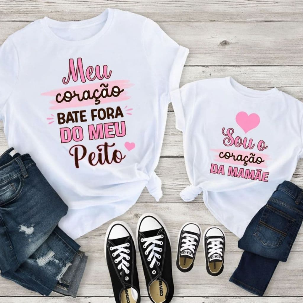 Kit Camiseta Mãe e Filha Meu Coração Bate Fora do Peito Roupa Mãe e Filha Combinando Dia das Mães