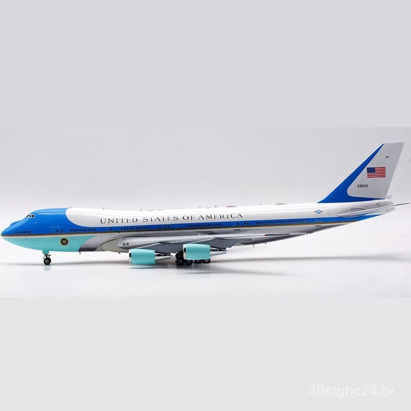 Modelo de aeronave em liga metálica da Força Aérea dos EUA, Boeing VC-25A 92-9000, escala 1/200, em voo.