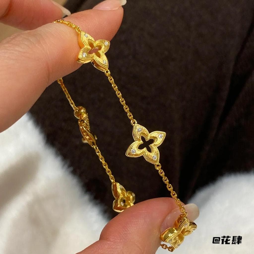Oco Xiaohongshu venda quente Medieval escovado dourado trevo de quatro folhas pulseira de viagem High-end sentido foto s
