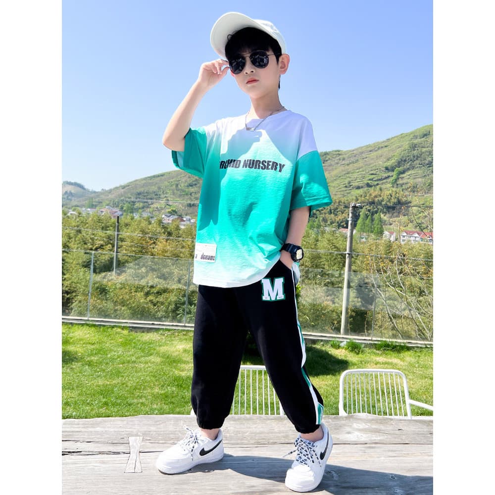 Roupas infantis meninos ternos de verão 2026 novo estilo médio grande crianças moda bonito meninos verão de manga curta