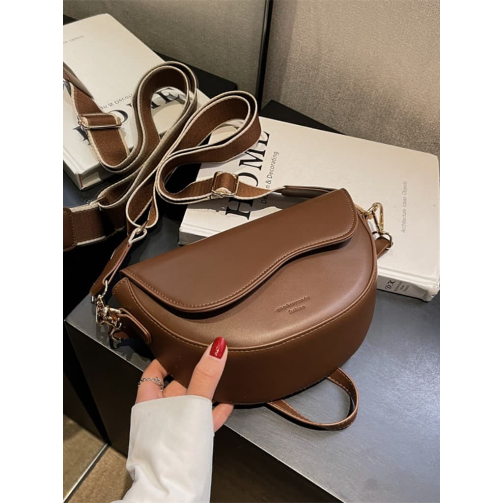 Bolsa de nicho francesa feminina 2024 novo estilo de venda quente moda High-End sentido bolsa mensageiro de um ombro Ret