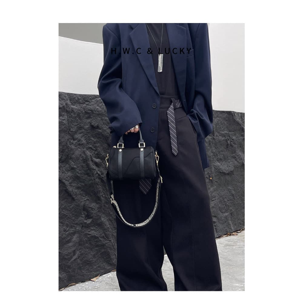 Bolsa feminina 2025 novo estilo bolsa de náilon bolsa travesseiro alça de ombro larga bolsa mensageiro de ombro bolsa pe