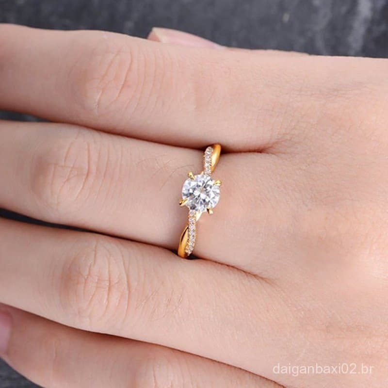 Anel de Casamento Elegante em Aço Dourado com Diamantes e Cristais, Joia Feminina de Titânio