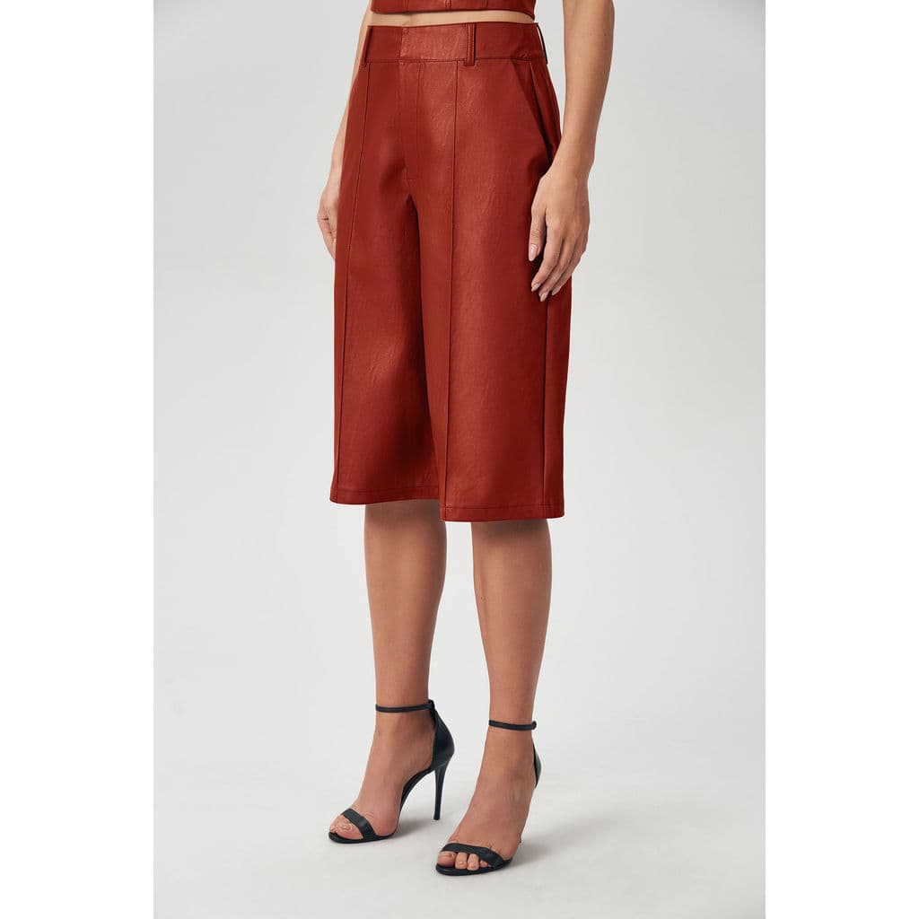 Bermuda PU Texture Feminina Acostamento