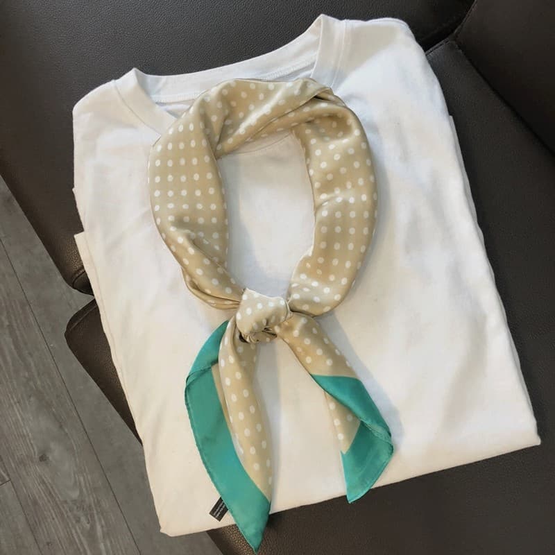 Coreano Retro bolinhas pequeno lenço quadrado cáqui e verde cachecol feminino novo estilo All-Match decorativo pequeno c