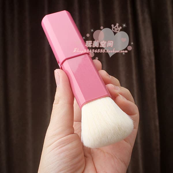 Pincel de maquiagem portátil retrátil vermelho rosa com tampa Pincel de contorno chanfrado Pincel iluminador Pincel de p