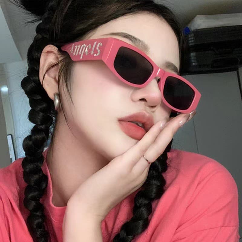Novo estilo pequeno quadro fonte perna óculos de sol Punk moda Retro óculos de sol feminino influenciador rosa quente me