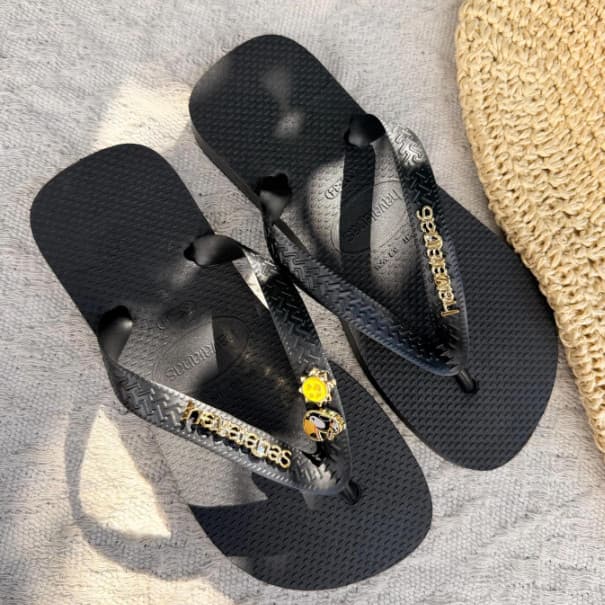 Chinelo Feminino Havaian@s Top com Pingente Tucano e Coqueiro Confortável e Estilosa