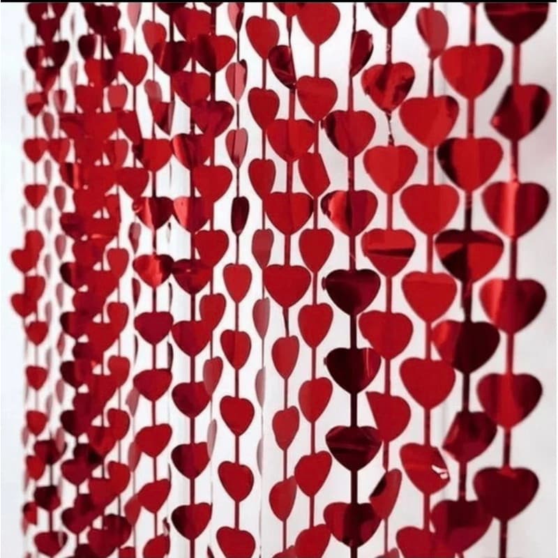 Cortina de Festa Romântica e decoração com Corações em Papel Metalizado Vermelho