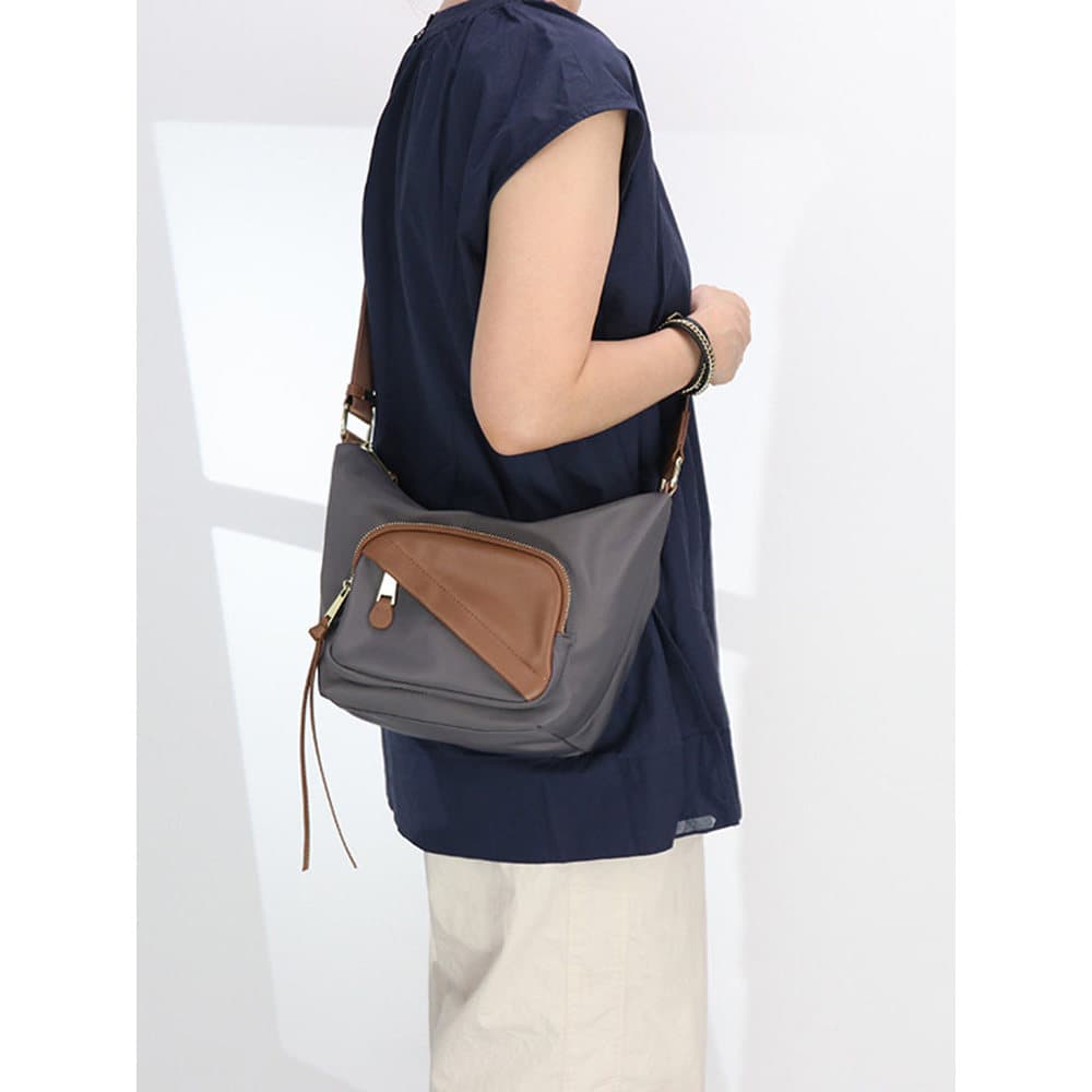 Nicho Design importado pano de náilon impermeável com couro genuíno saco do mensageiro feminino Croissant saco Casual bo