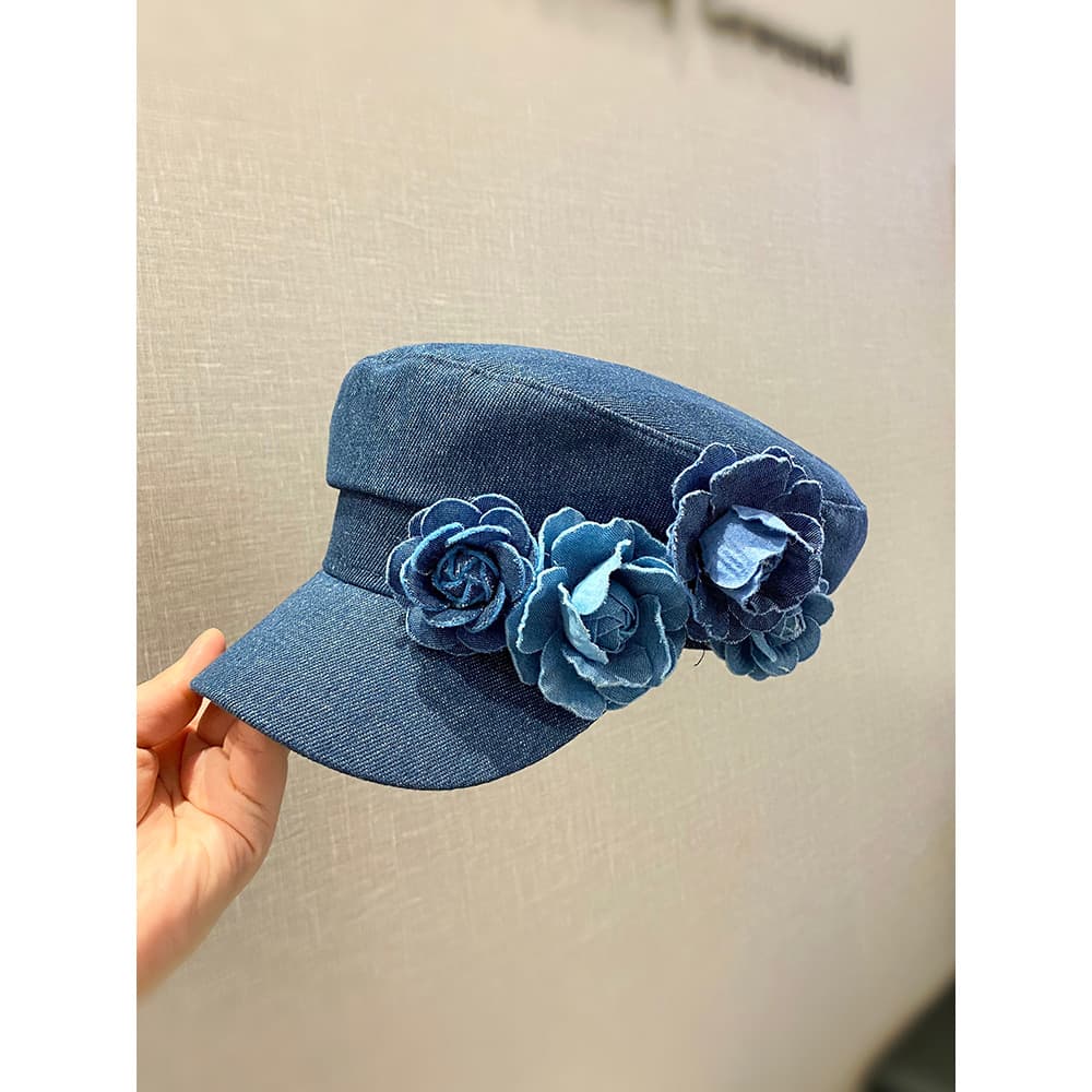 Versão coreana Retro All-Match flor Denim chapéu de topo plano feminino quatro estações rosto pequeno decalques artesana