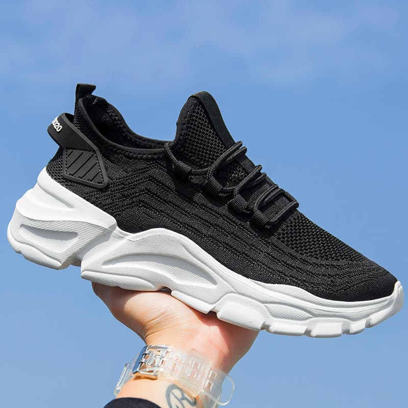 Sapatos masculinos 2026 novo estilo verão respirável voando tecido malha tênis masculino preto Casual papai sapatos aume