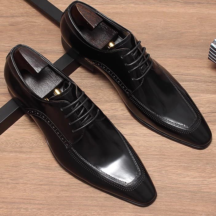 Versão europeia sapatos de couro de dedo apontado masculino negócios Formal Wear rendas britânico artesanal couro genuín