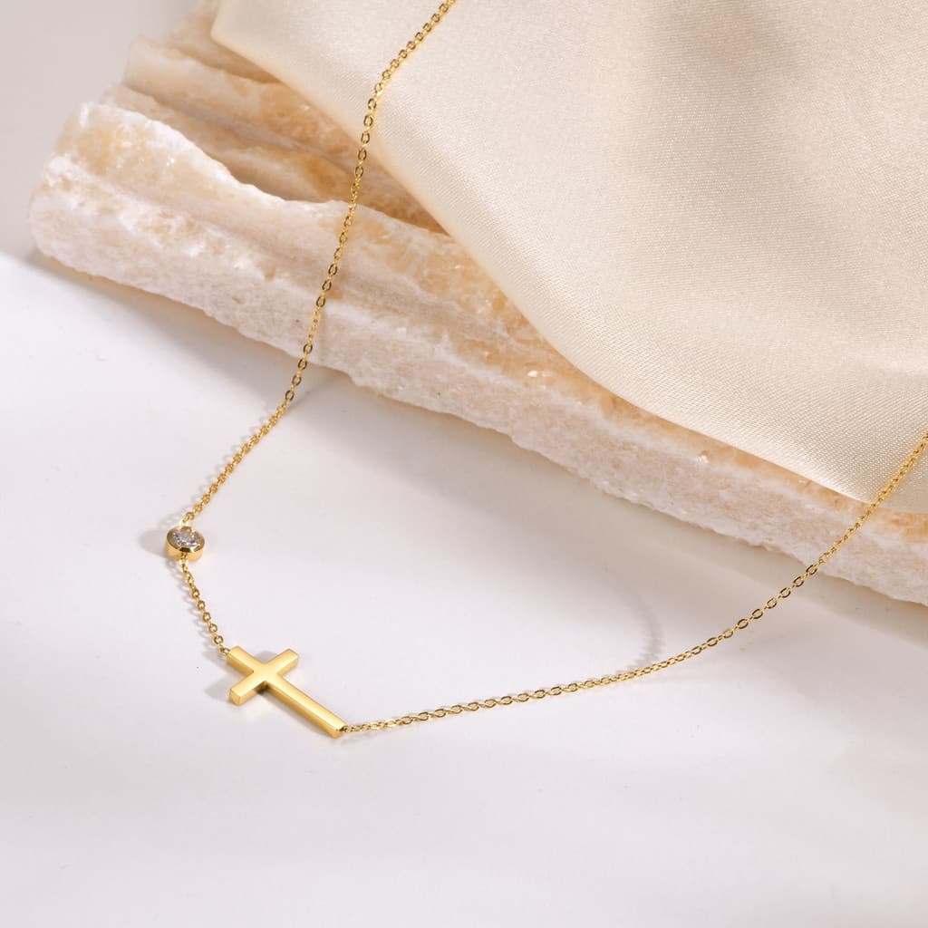 Colar de Cruz em Zircônia Cúbica para Mulheres Vnox, Joia de Oração e Fé em Aço Inoxidável Banhado a Ouro 18K