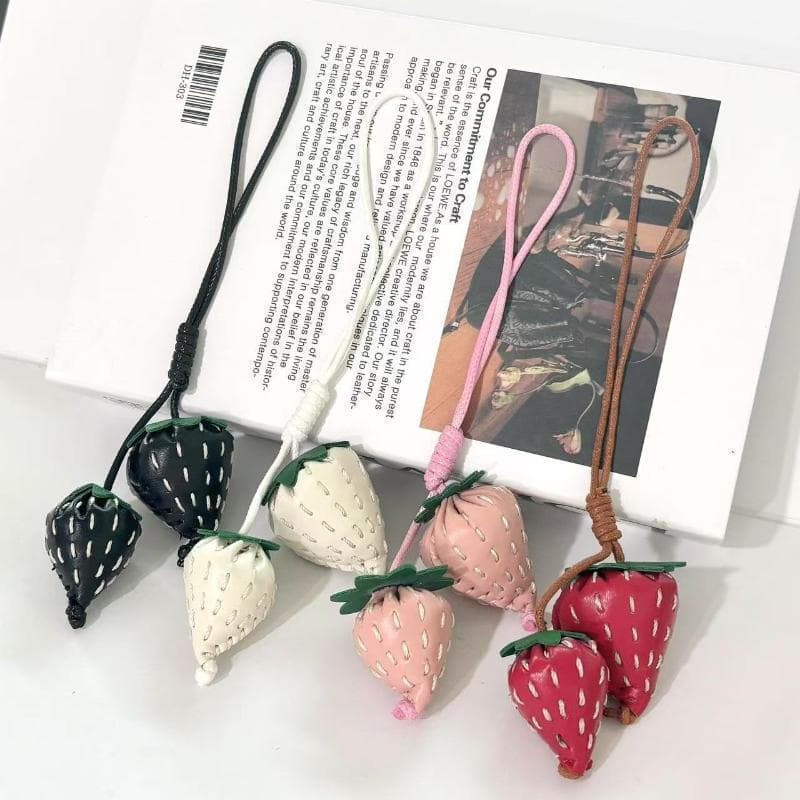 Decorador 1 Peça Bonito Artesanal De Couro Frutas Chaveiro Morango Saco Charme Pingente Criativo Decoração Do Carro Aces