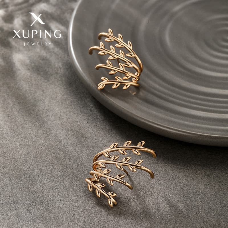 Nicho Design sentir brincos de galho de árvore russa 18K banhado a ouro brincos de liga clipes de orelha femininos