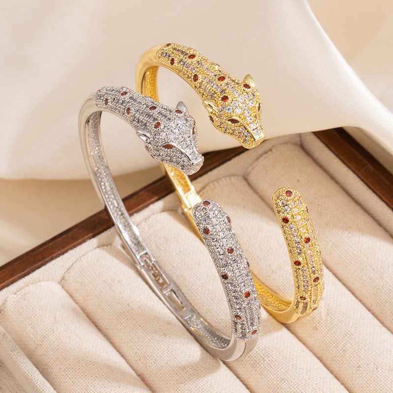 Pulseira requintada e resistente para mulheres, pulseira de leopardo cravejada de diamantes, design de alta qualidade