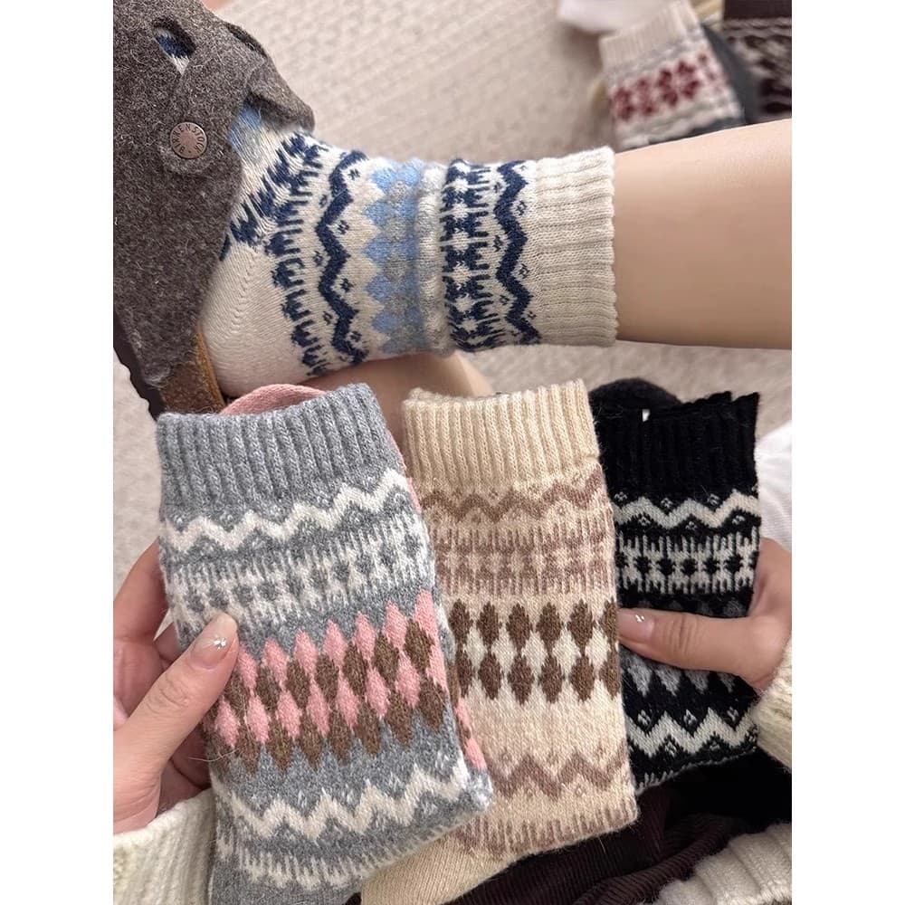 W inverno Meiladfield meias de lã femininas engrossadas estilo étnico quente meias de tubo médio uso externo meias de pi