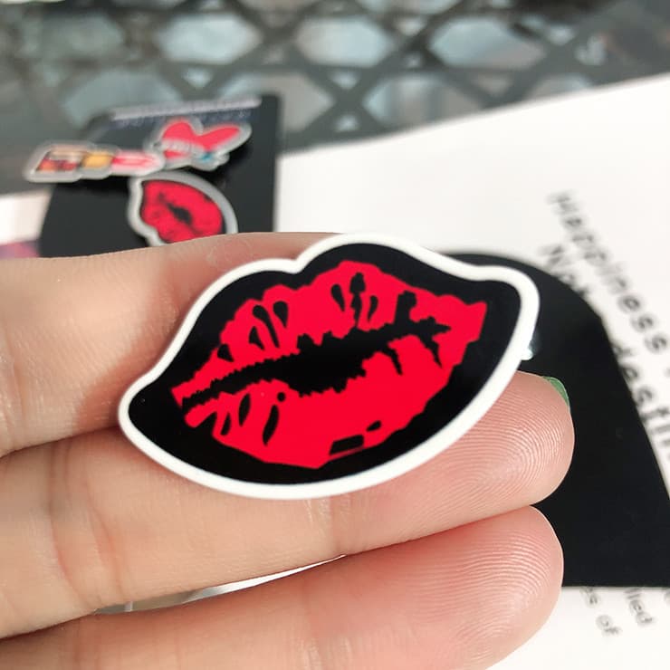 3 moda ins batom amor lábios broche criativo pinos exclusivos buraco bloco roupas saco decoração fivela