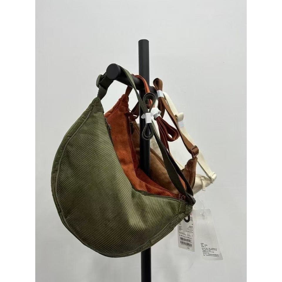 SUMU · Bolsa de ombro de veludo Bolsa de bolinho Bolsa de axilas Bolsa de ombro leve ajustável para homens e mulheres461