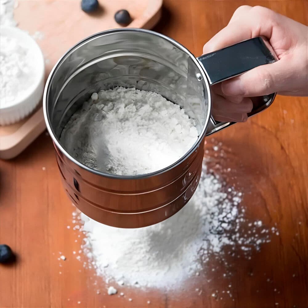 Polvilhador Peneira de Farinha de Trigo Açúcar Chocolate Tapioca Inox com Gatilho Confeitaria Profissional