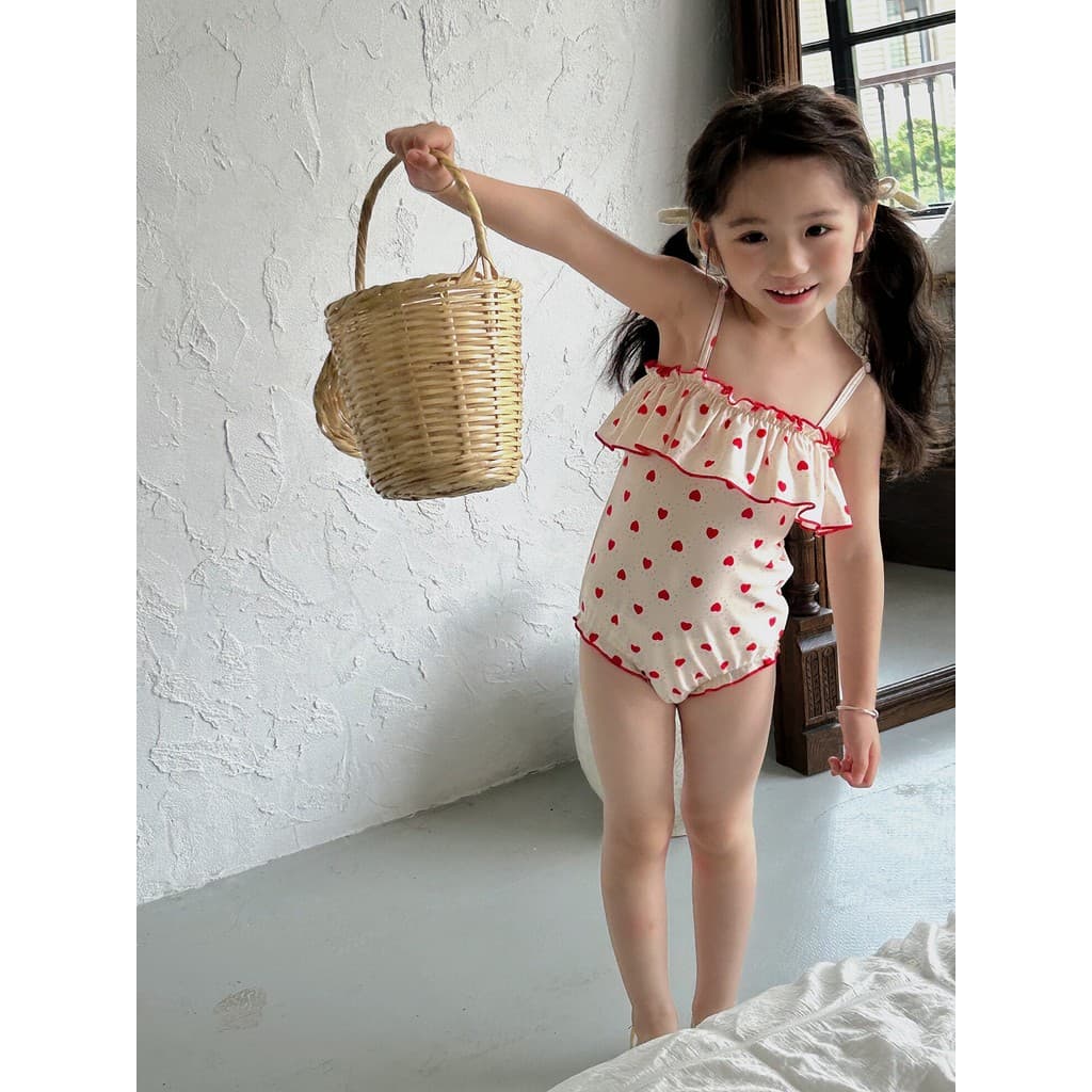 Versão coreana bebê maiô 2026 novo estilo meninas férias estilo de secagem rápida estilingue macacão crianças amor impre