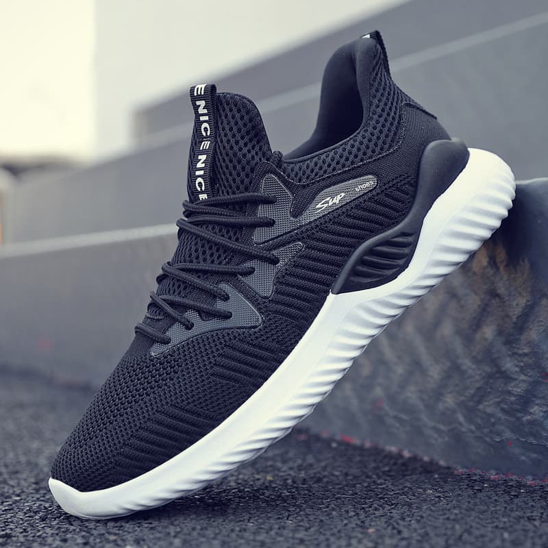 2025 novo estilo verão respirável sapatos masculinos resistente ao desgaste malha tênis juventude correndo voando tecido