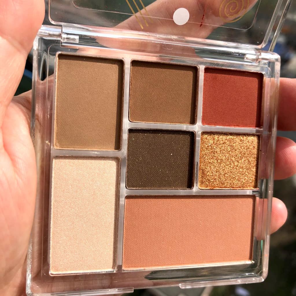 Divertido sete cores sombra iluminador Blush reparação abrangente paleta de maquiagem Glitter portátil estudante barato