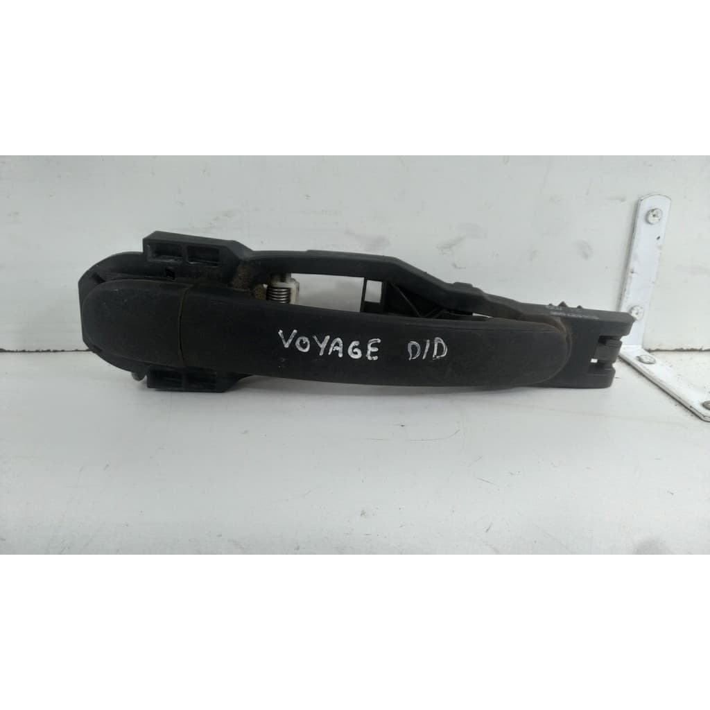 Maçaneta Ext Dianteira/d Volkswagen Voyage G5 Cód 6u4837885 Dianteira/traseira